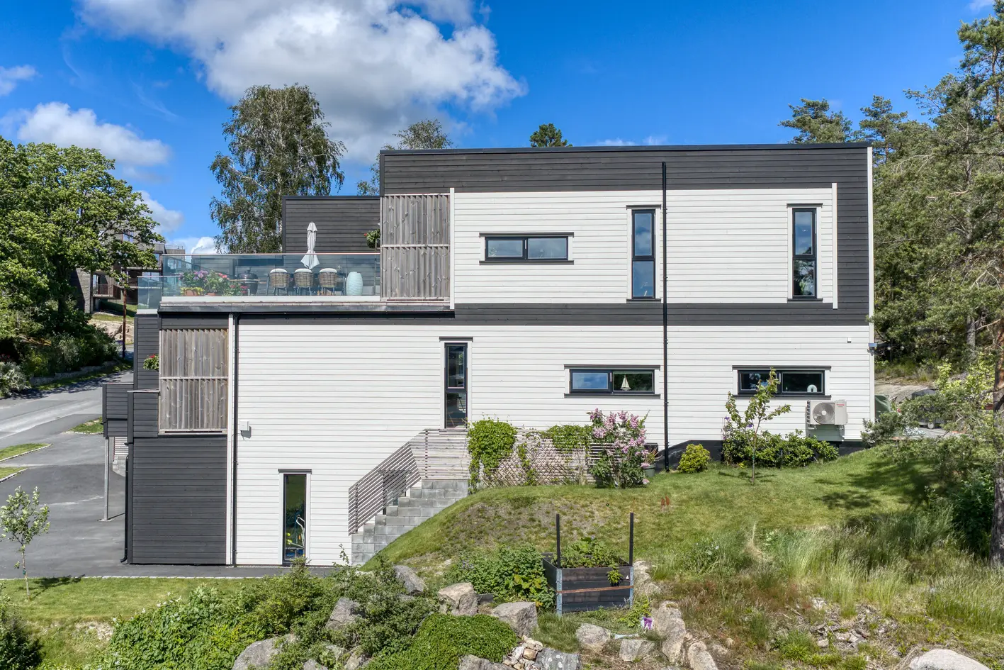 Stilfullt townhouse  solfylt beliggenhet og store, usjenerte uteplasser. Nærhet til det meste. Pettersand/Fredrikstad photo 3