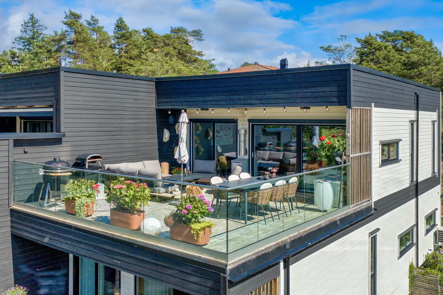 Stilfullt townhouse  solfylt beliggenhet og store, usjenerte uteplasser. Nærhet til det meste. Pettersand/Fredrikstad