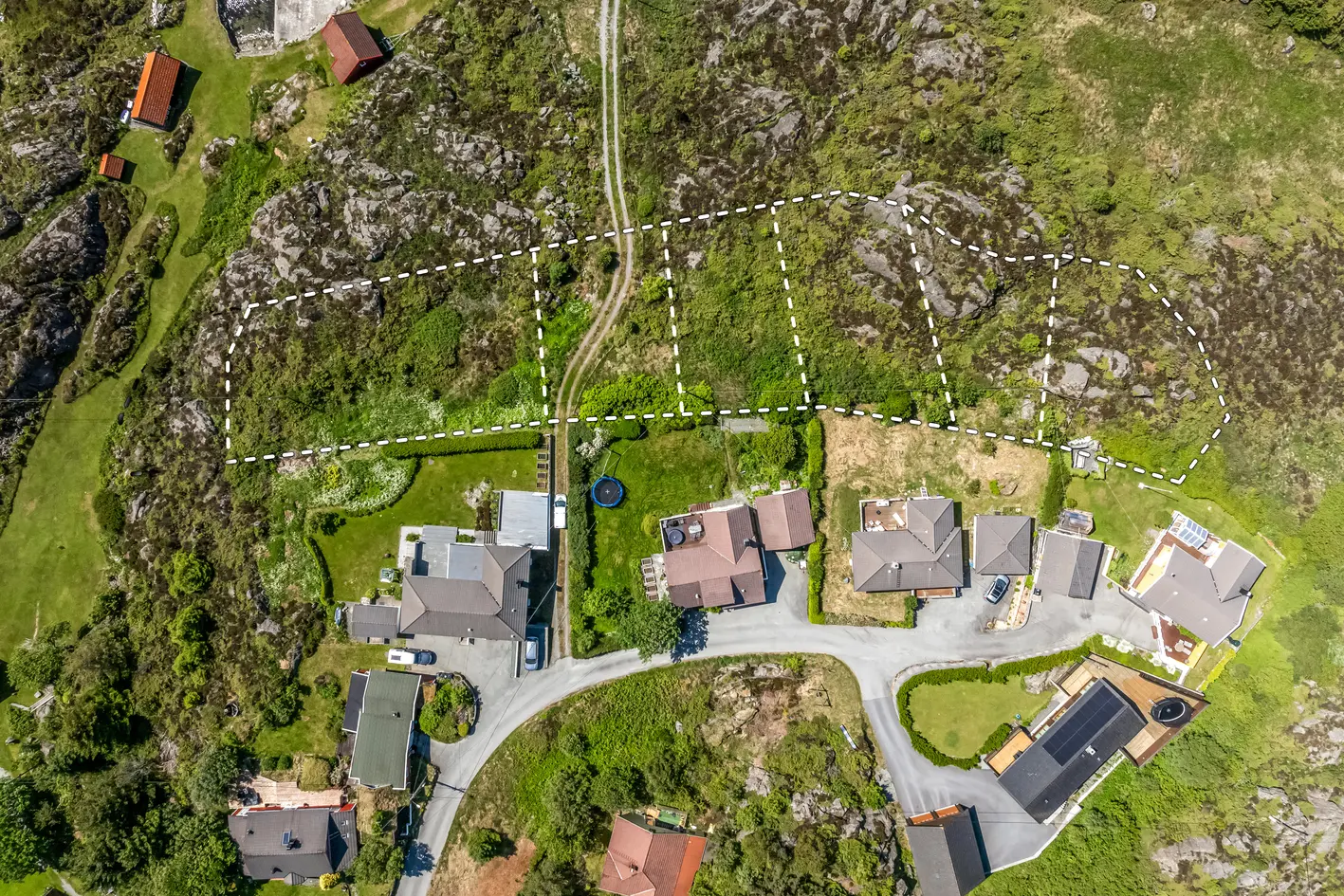 Stor eiendom med strandlinje, halvøy, molo og kai - Regulert tomteområde 6 boligtomter i nydelige omgivelser photo 3