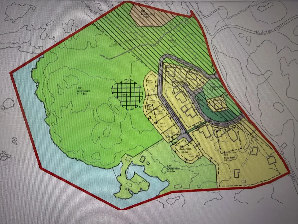 Stor eiendom med strandlinje, halvøy, molo og kai - Regulert tomteområde 6 boligtomter i nydelige omgivelser photo 4