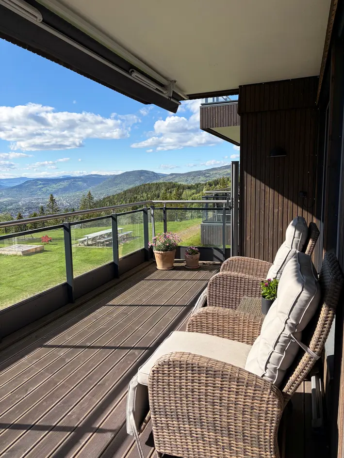 Attraktiv endeleilighet med flotte sol- og utsiktsforhold | Moderne standard fra 2018 | Tre soverom og to bad! photo 5