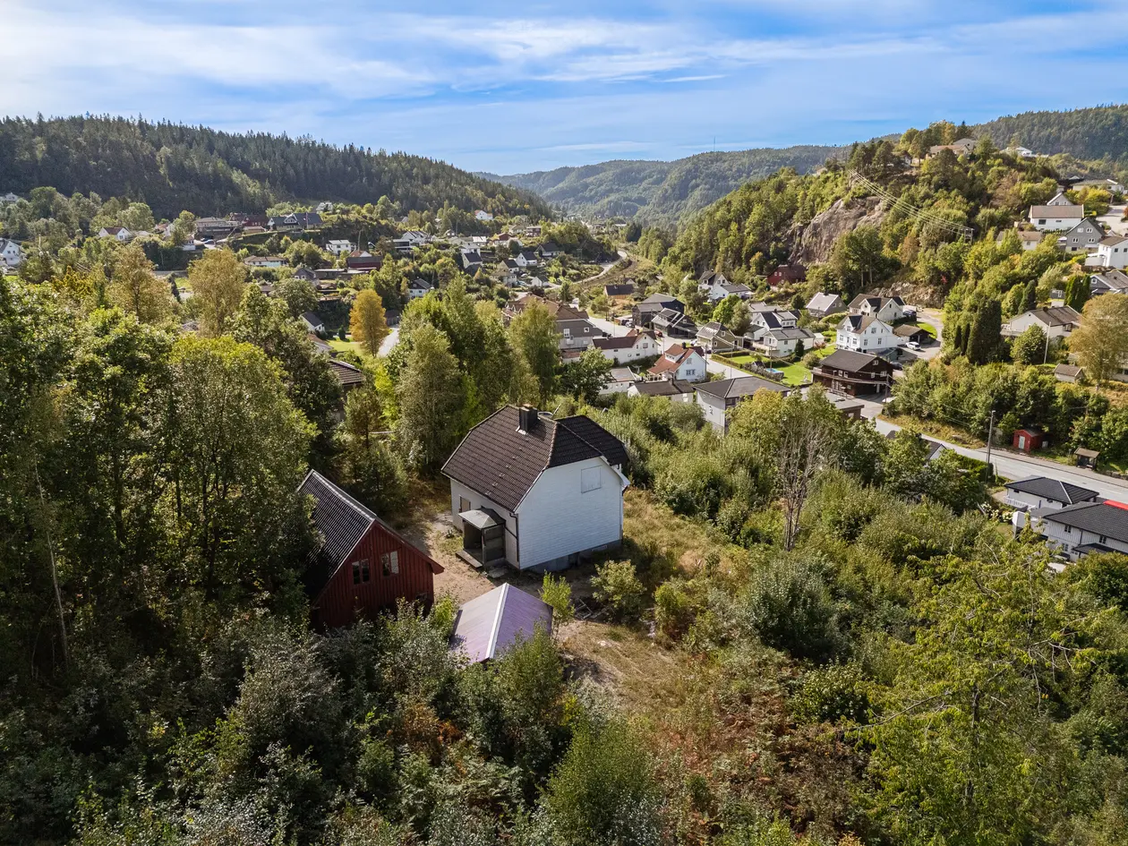 Vennesla - Kondemnabel enebolig med stor tomt - ca 15 dekar innerst i blindvei på Vikeland, vennesla