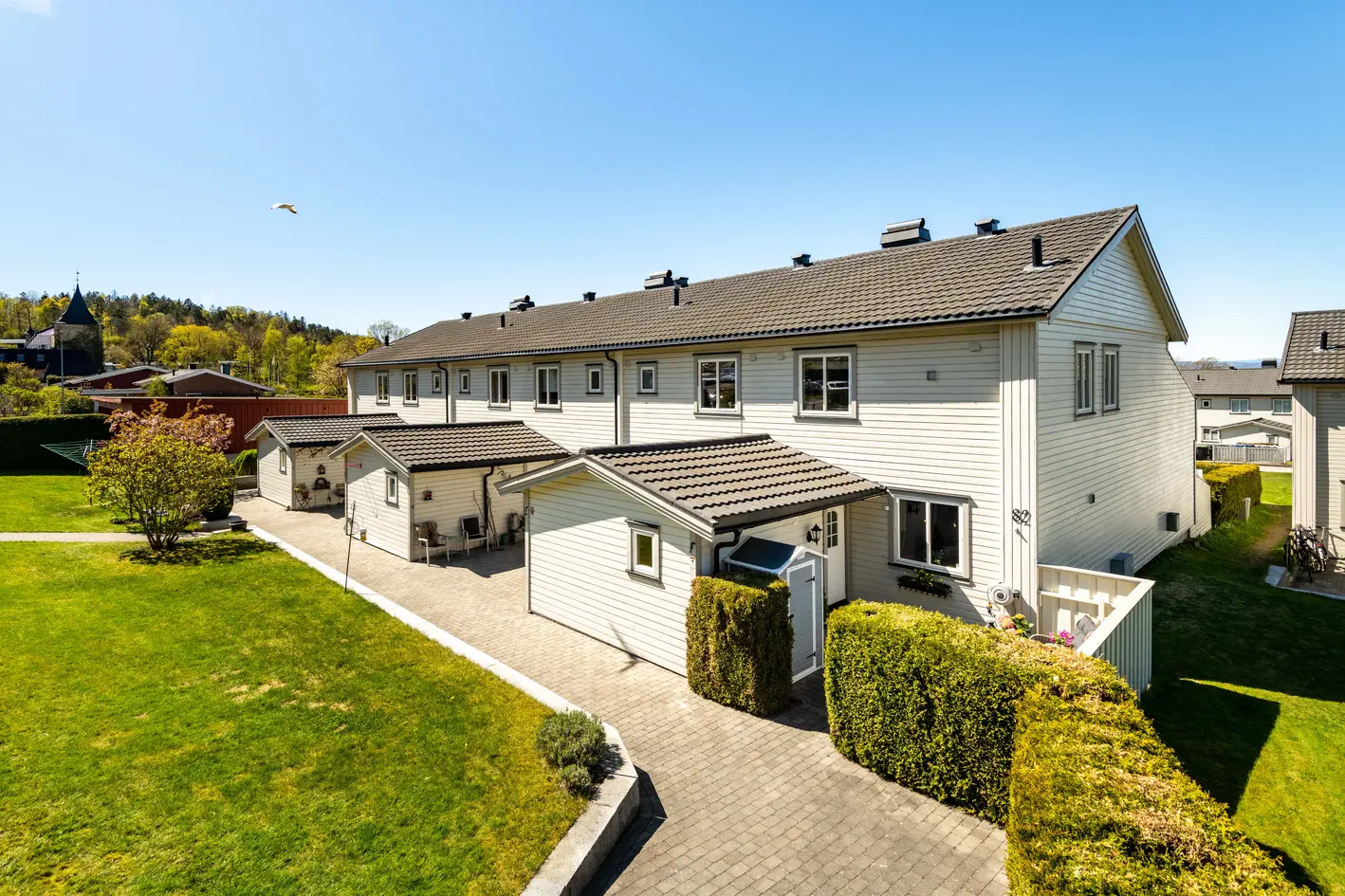 Rekkehusleilighet -ende - soverom 2- attraktivt område - flotte solforhold -  )