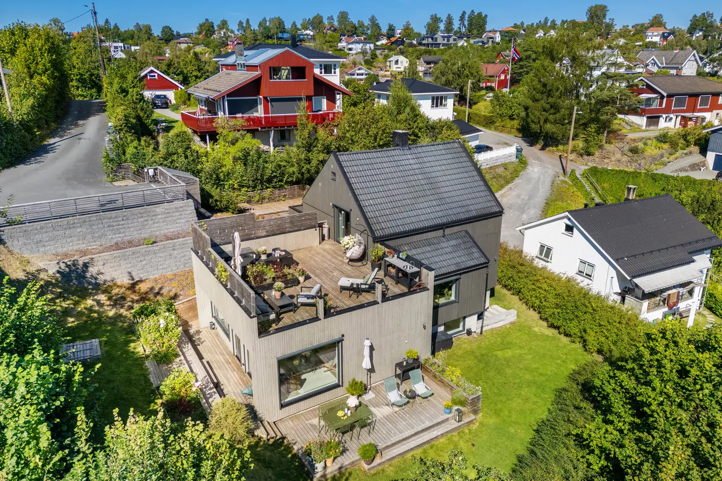 Påkostet familiebolig m/ hybel | Tilbygg fra 2018 | Innerst i rolig stikkvei | Takterrasse | Kort vei til T-bane photo 4