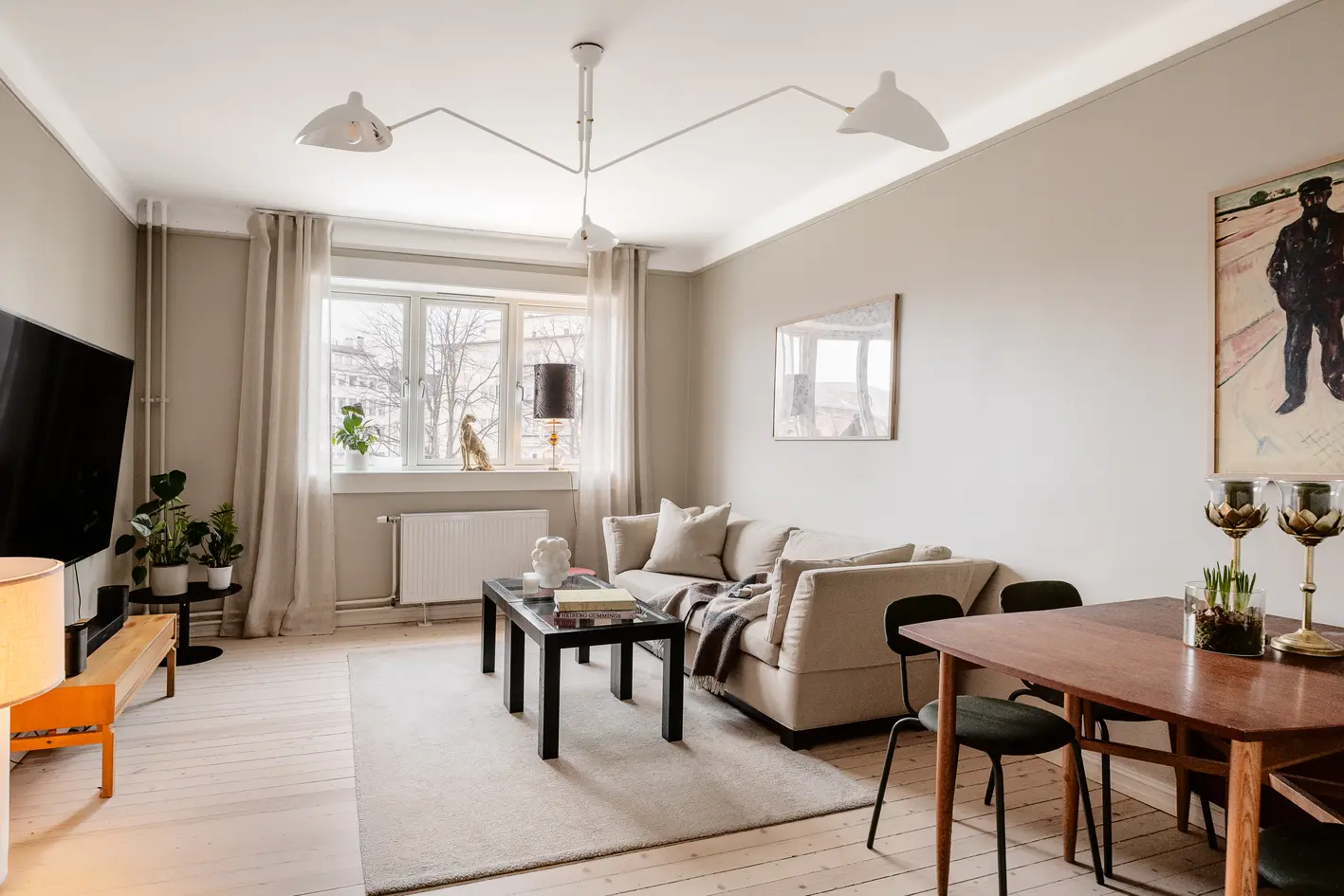 Lys og fin 2-romsleilighet i velholdt funkisgård | Fyring/v.vann/fibernett inkl.| Flott kjøkken fra 2019 |Sentralt!, oslo
