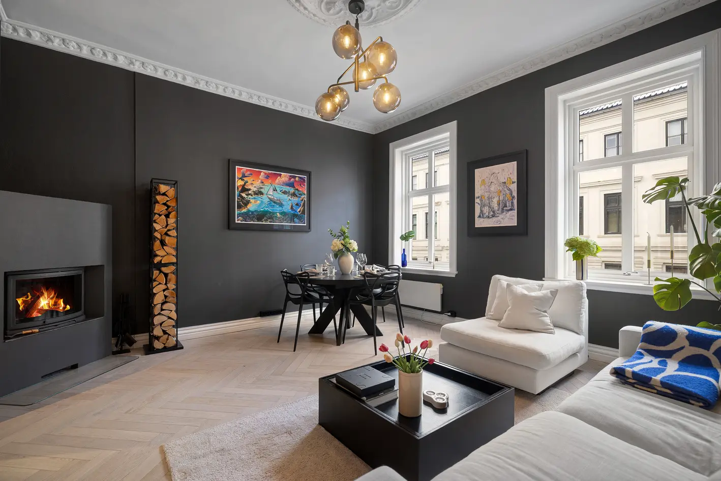 Rålekker og moderne 2-r med balkong - Rosett, stukkatur og peis - Takhøyde på over 3 M - Soverom og balkong mot bakgård photo 4
