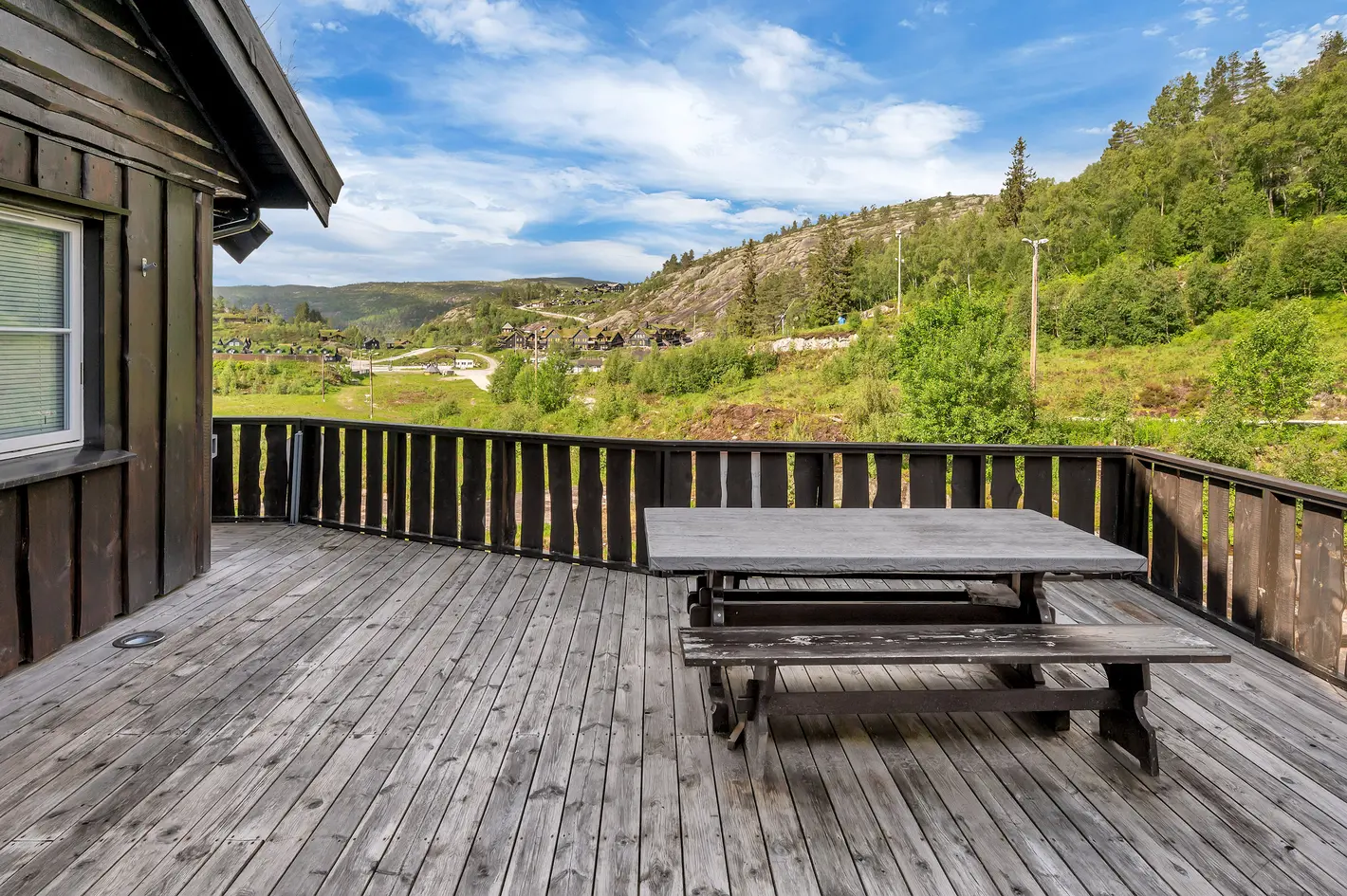 Bortelid- Innbydende leilighet med rå beliggenhet få meter fra alpinanlegget og skiløypen - Carport og utendørs boblebad photo 5