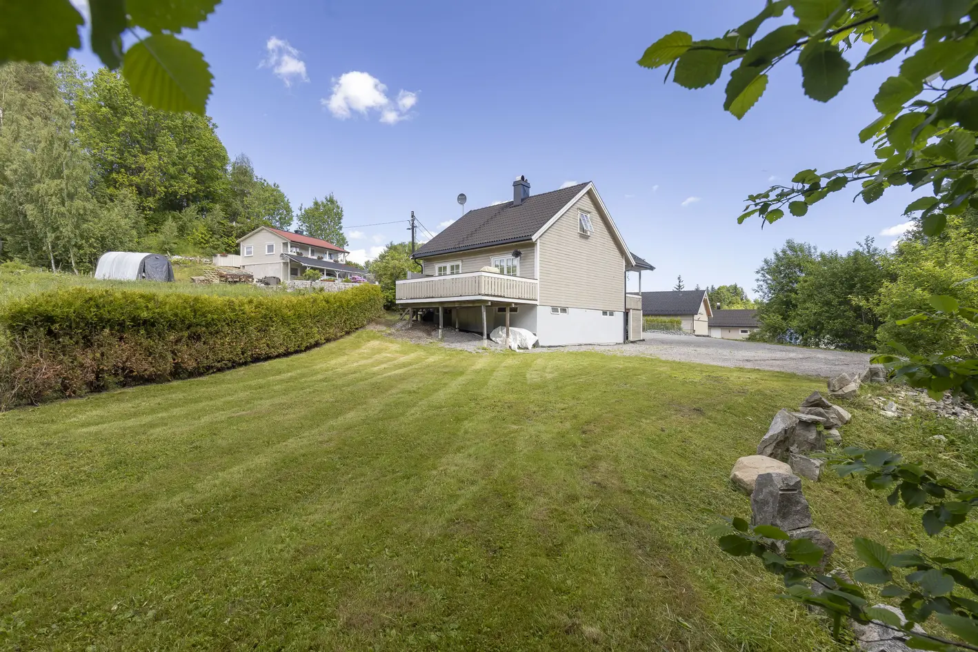 NY PRIS! Oppgradert enebolig med 3 soverom -Meget pent opparbeidet uteområde - Romslig tomt photo 5