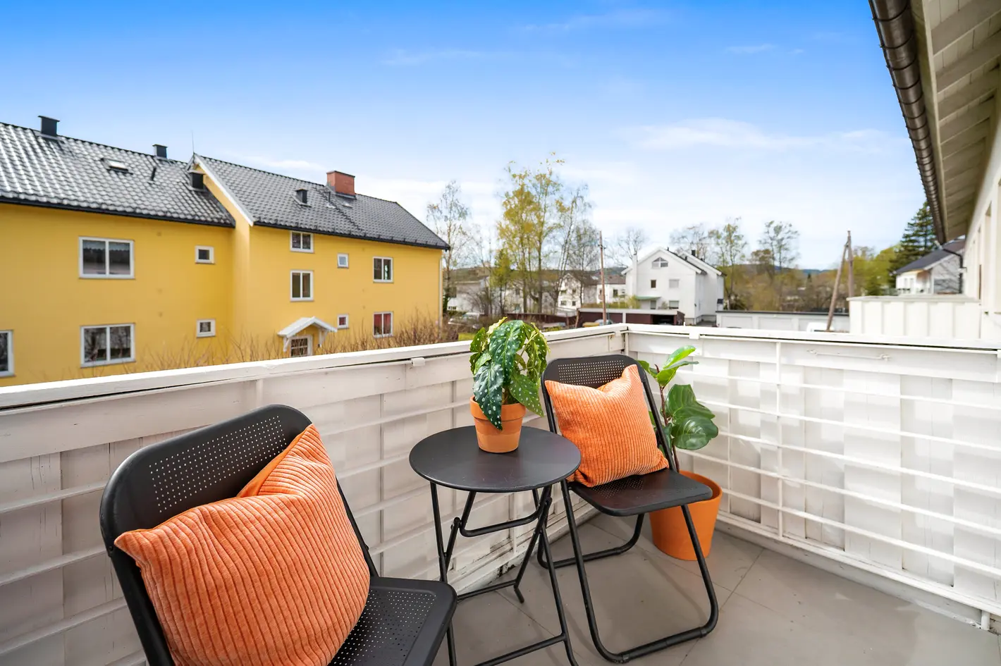Lys 3-roms hjørneleilighet med standard fra 2025 | Solrik vestvendt balkong | Parkering medfølger | Nært Røa og marka photo 2