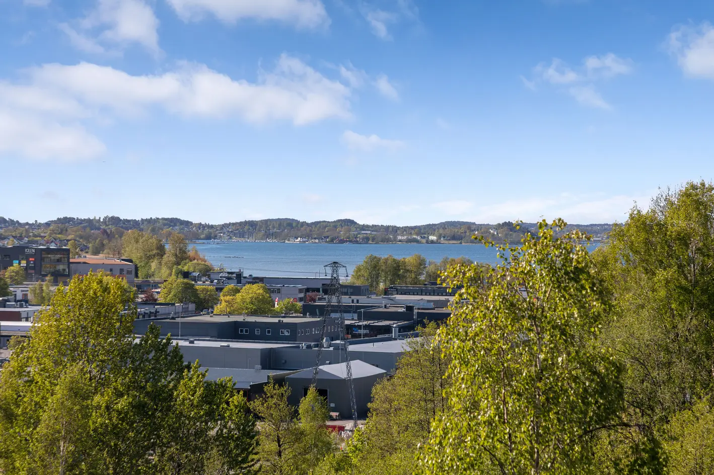 Oppgradert 2-roms hjørneleilighet med heis, sjøutsikt og innglasset balkong. God standard og planløsning. Sentrumsnært! photo 4