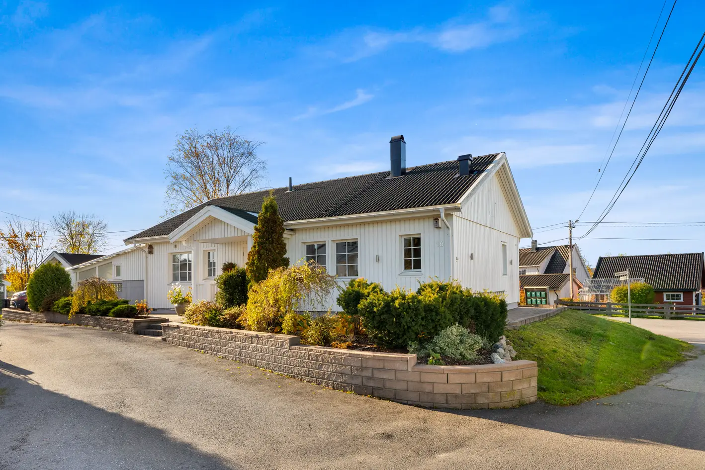 Enebolig med alt på ett plan | 3 sov | Pene opparbeidede uteområder | Sentralt mellom byene i et barnevennlig område!  photo 2
