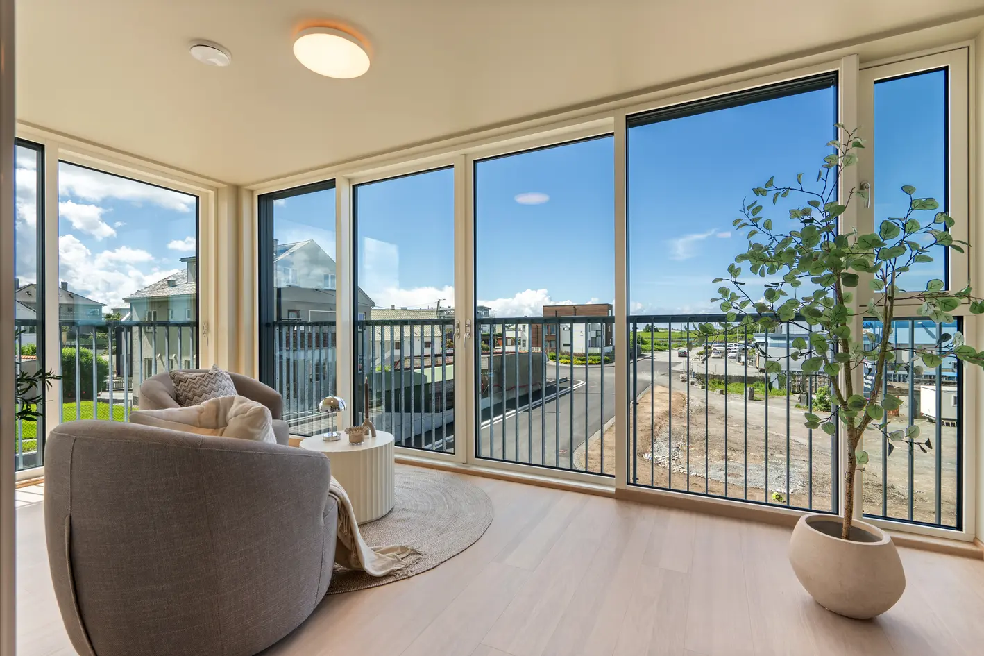Lekker og ny leilighet i 2. etasje med innglasset balkong på 13,2 m2 - Vannbåren gulvvarme photo 2