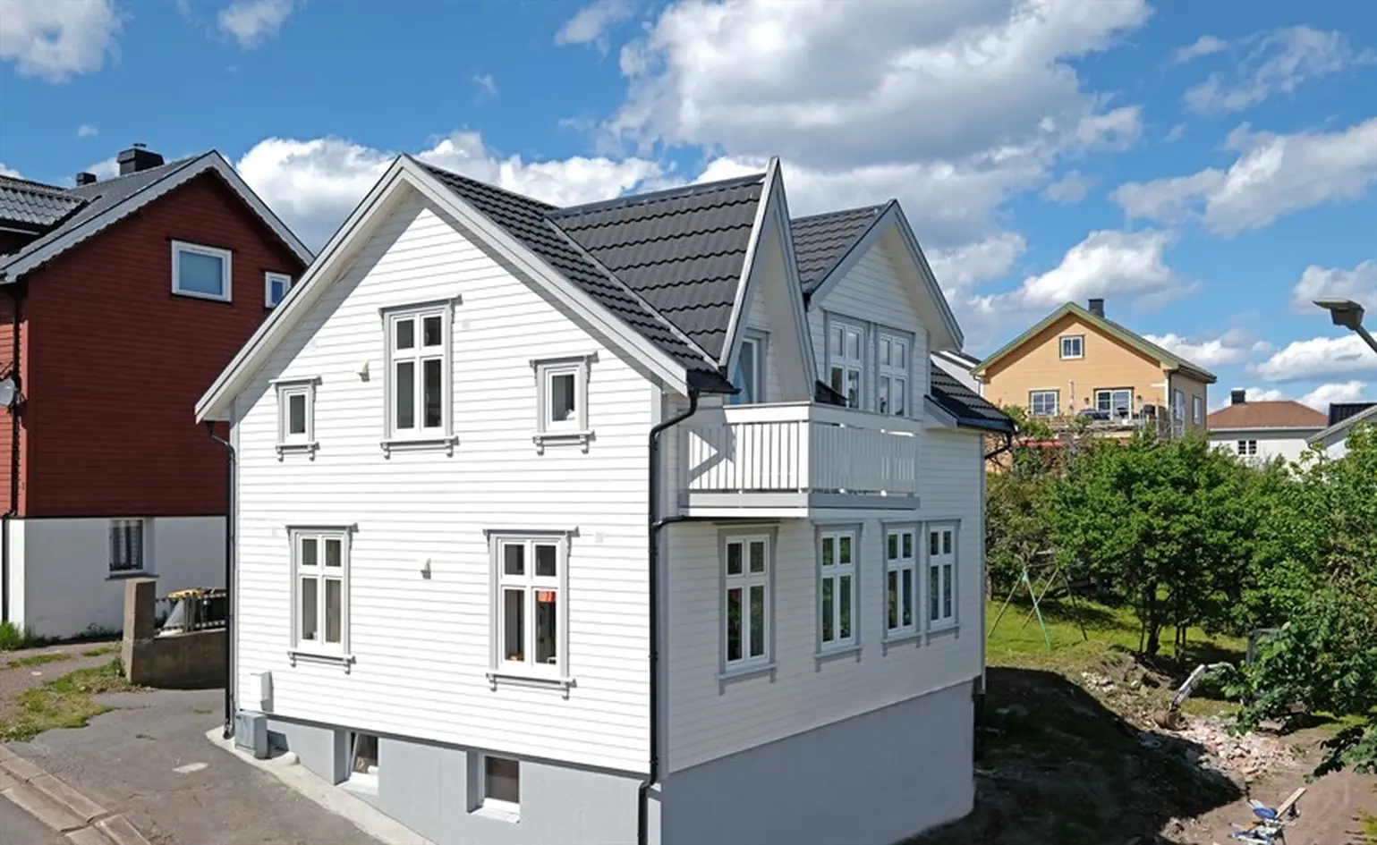 VISN. TIRSDAG: Pen , sentrumsnær eierleilghet i 1. etg. i tre-mannsbolig i en rolig gate. 2 soverom. Lave fellesutgifter photo 2
