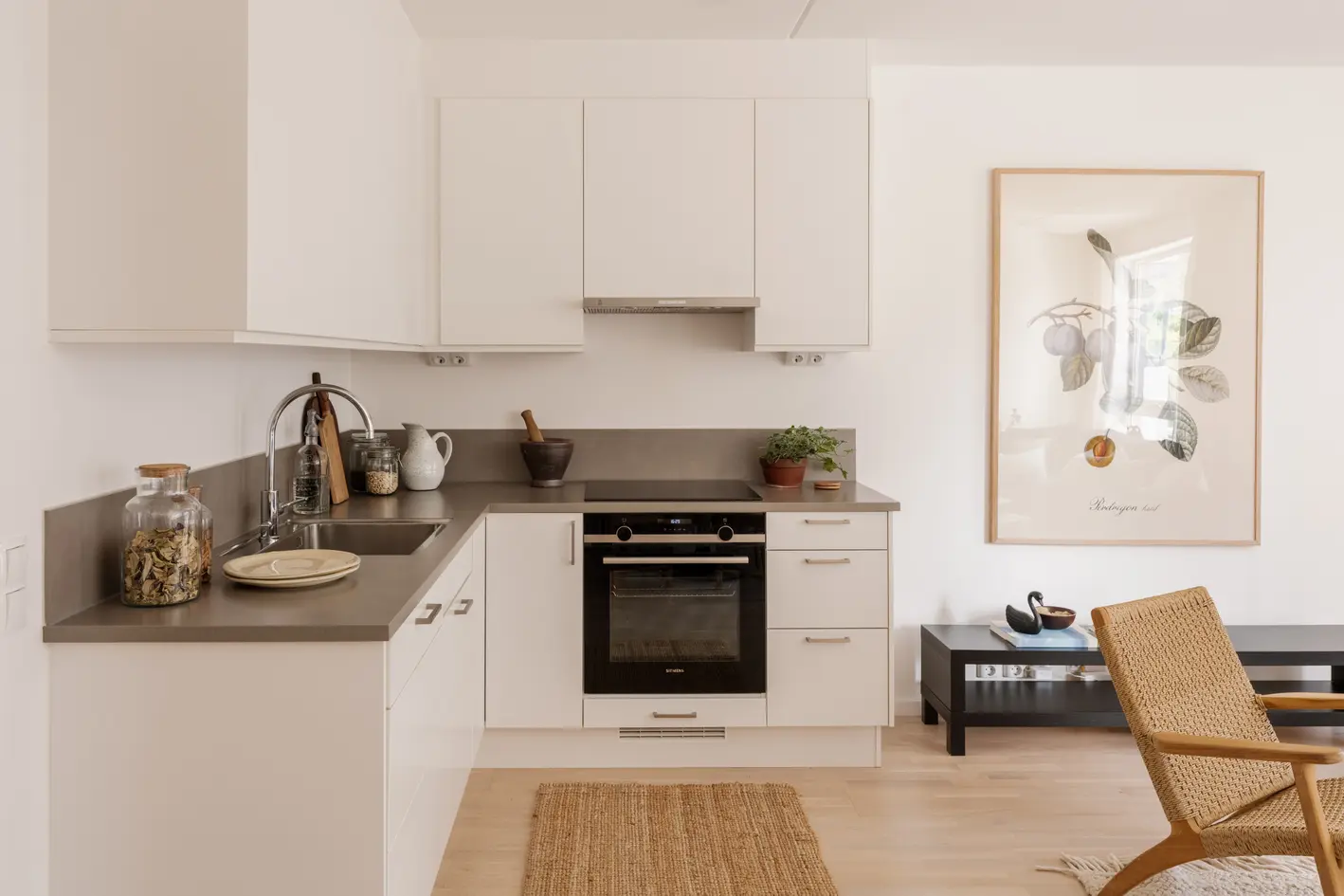 Moderne 2-roms fra 2021 m/stor innglasset balkong, heis og attraktiv planløsning. Varmtvann og oppv. til radiator inkl. - View 3