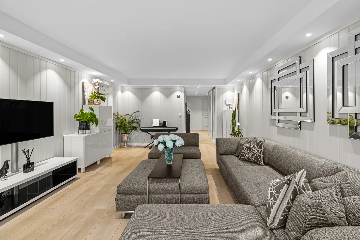 Moderne 3/4-roms 109 m² | Totalrenovert 2019 | Trappefri 1. etg. | Balkong+terrasse | Garasje | VV+TV+internett photo 5