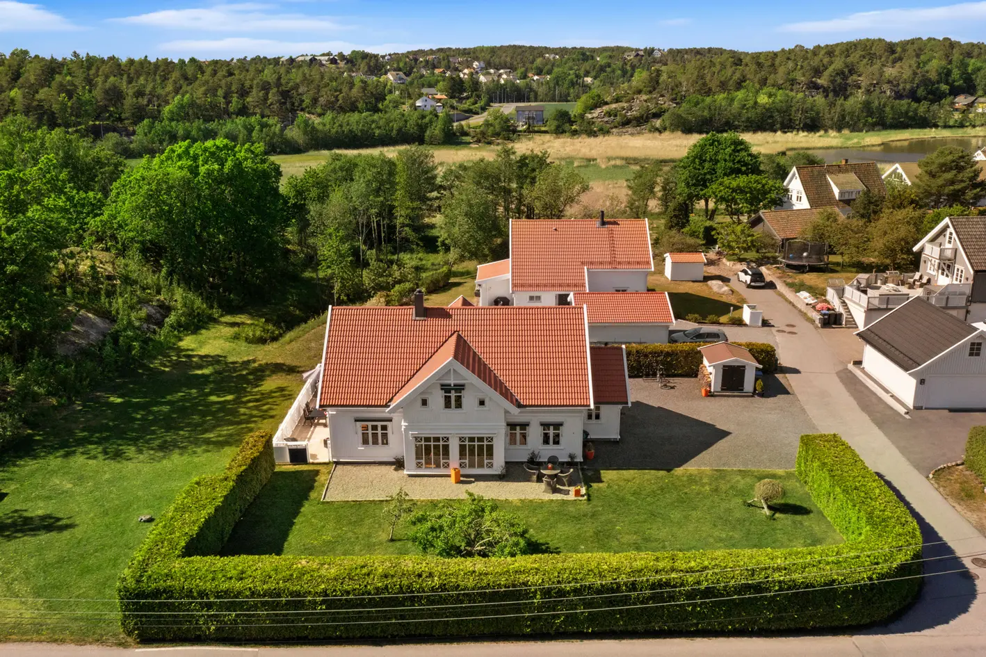 Arkitekttegnet familievilla på attraktive Kråkerøy| 223kvm| 4-5 soverom| Solrik tomt photo 3