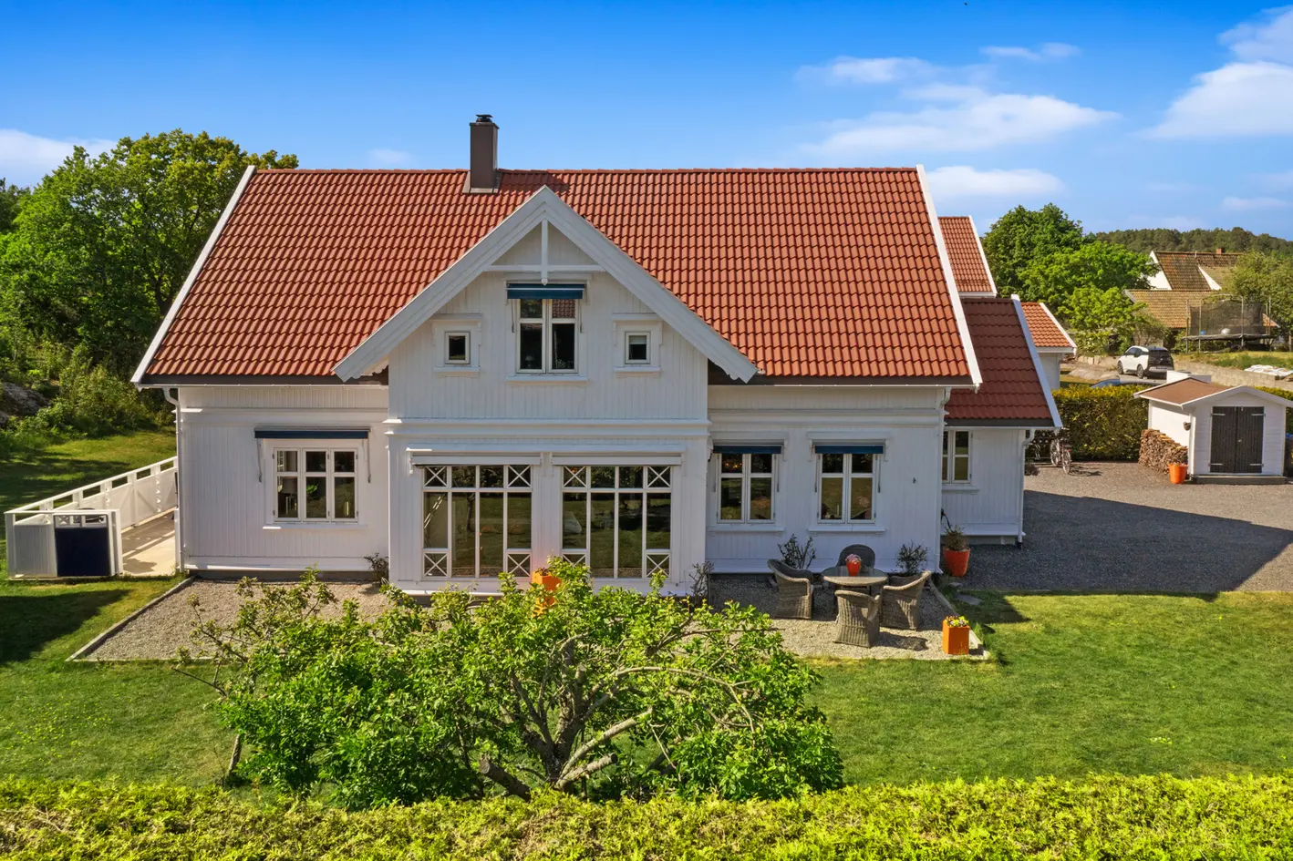Arkitekttegnet familievilla på attraktive Kråkerøy| 223kvm| 4-5 soverom| Solrik tomt