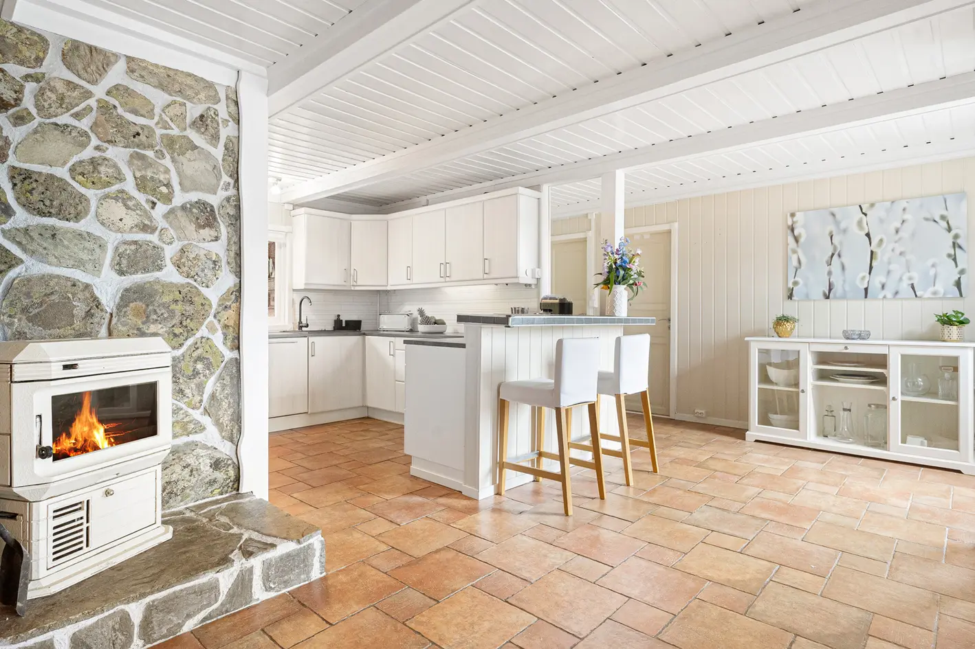 Sjarmerende enebolig med anneks, badstue og store uteplasser - perfekt for familieliv, kos og hygge! photo 2