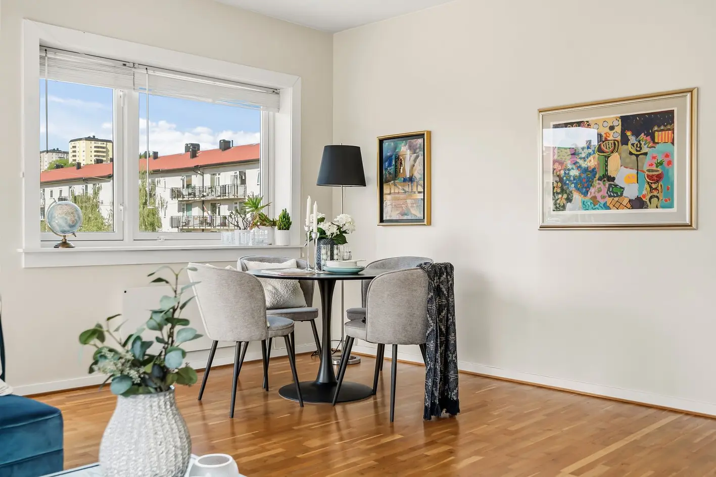 Lys og luftig 3-roms hjørneleilighet, vestvendt og solrik balkong, Peis, sameie med leieinntekter! Fellesutg. kun 2 993 photo 4