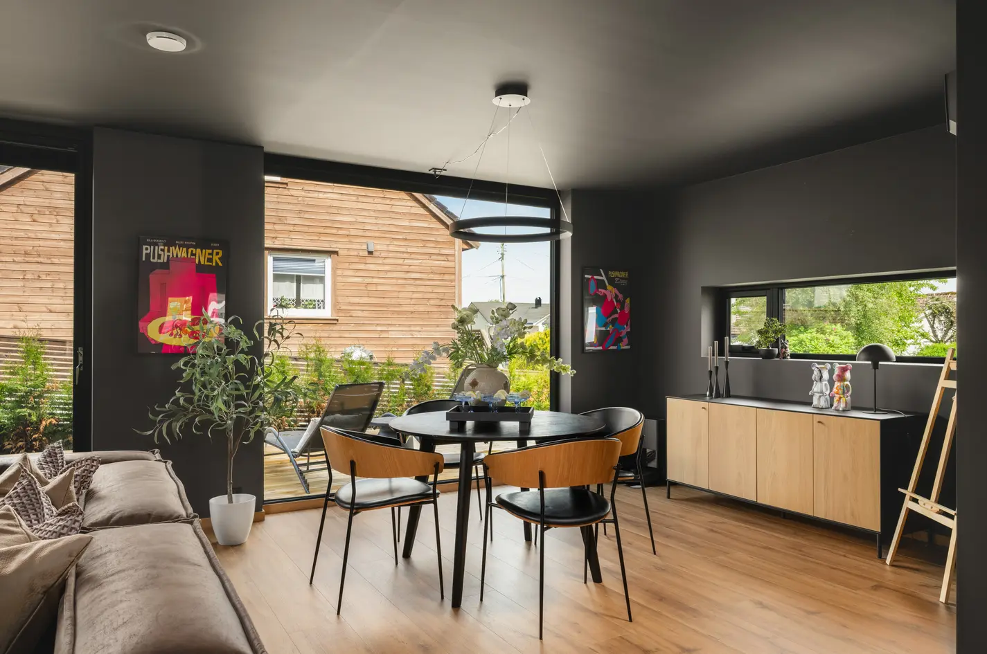 Lekker endebolig med påkostede løsninger | 2 bad og 3 soverom | Terrasse på begge plan og flott uteområde | Carport  photo 4