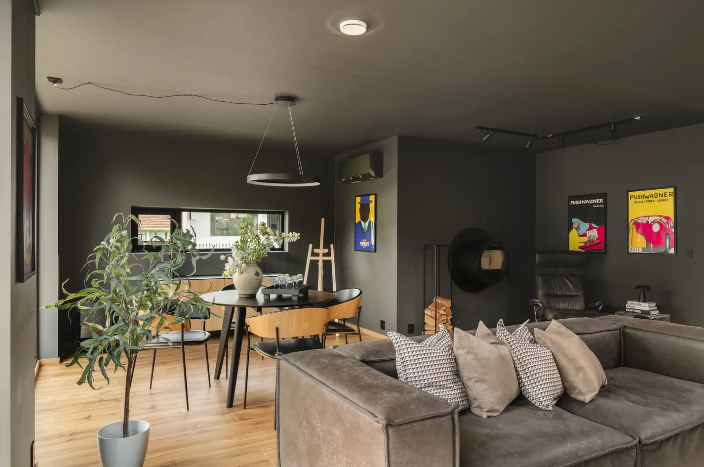 Lekker endebolig med påkostede løsninger | 2 bad og 3 soverom | Terrasse på begge plan og flott uteområde | Carport  photo 3