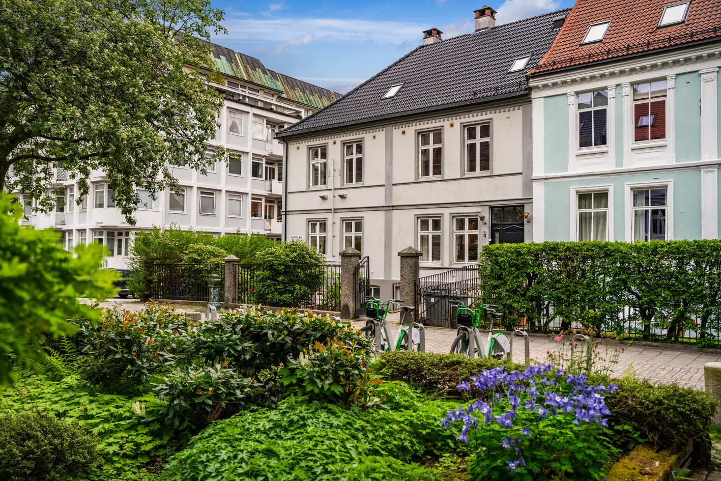 Moderne og flott bygårdsleilighet i Bergen sentrum med lekre detaljer og lave felleskostnader | Utmerket førstegangskjøp photo 2