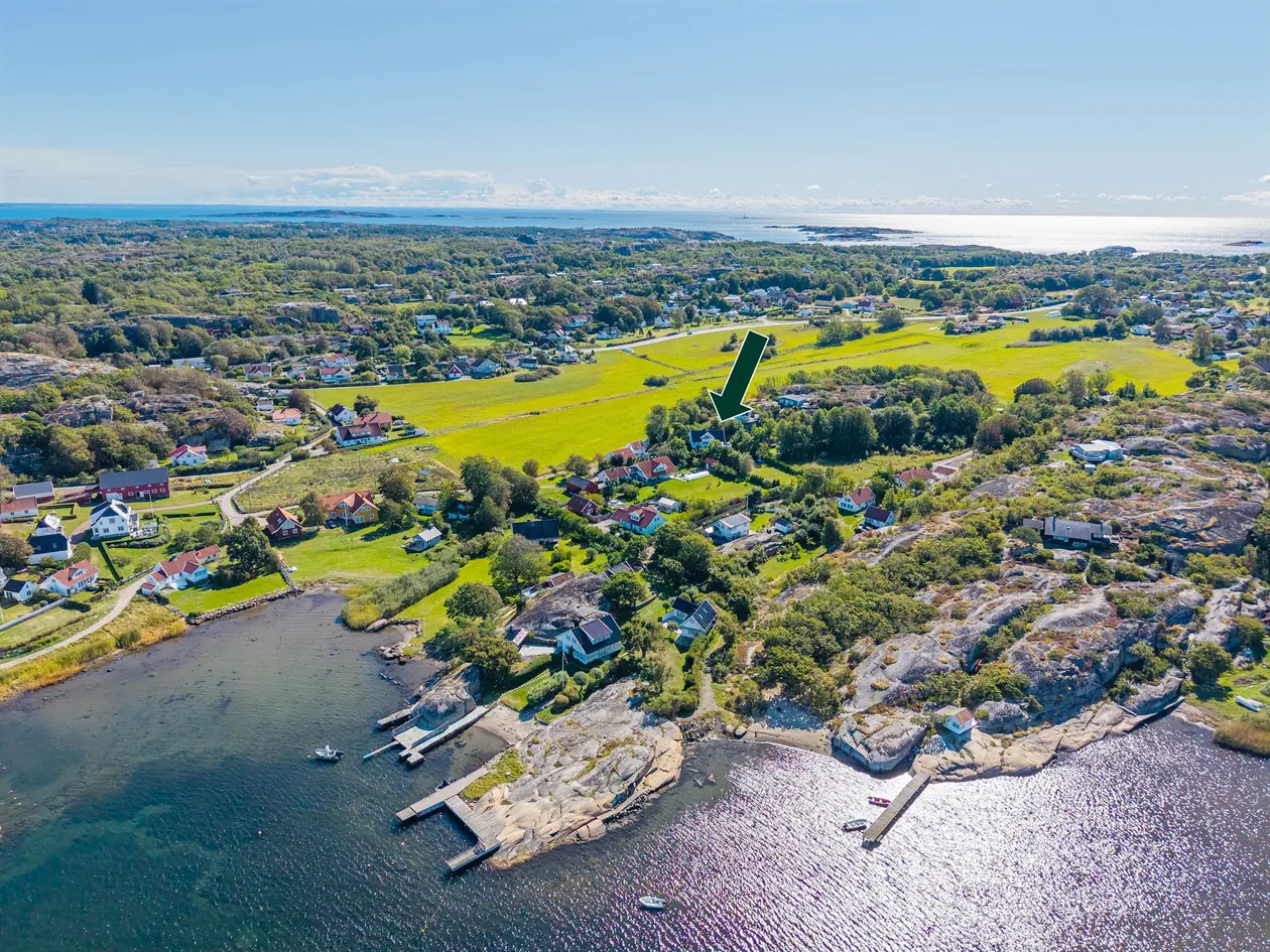 Sjønær eiendom på stor, solfylt tomt med sjøutsikt. Garasje. Ideel andel av strandparsell, brygge og 1 båtplass photo 4