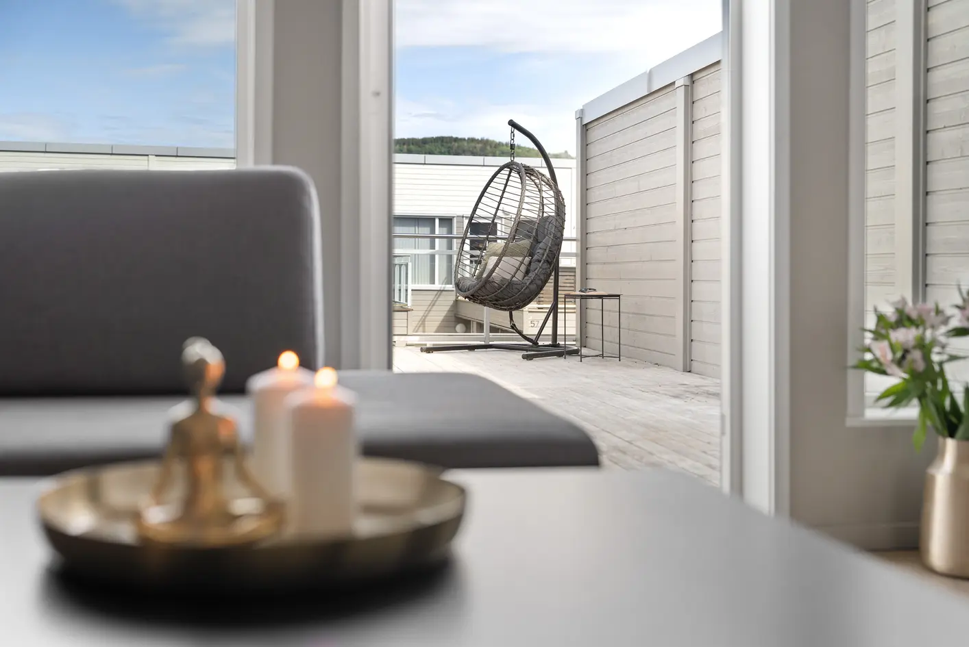 Pent og moderne rekkehus fra 2016 rett ved sjøen. 3 solrike uteplasser. 3 soverom. Carport. Vannbåren varme. Kun TG 0/1. photo 5
