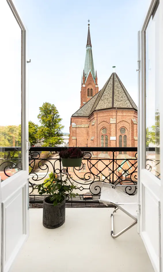 Herskapelig toppleilighet med vid utsikt i stille gate | Oppusset 2024 med bevarte detaljer | 2 balkonger | 2 ildsteder photo 4