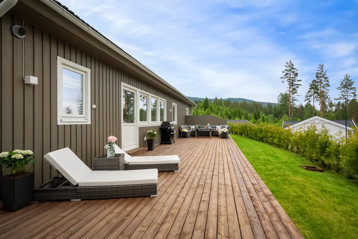 Nyere enebolig med alt på ett plan (130m²). Fantastisk utsikt mot Harestuvannet. Vestvendte uteplasser & garasje m/lader photo 5