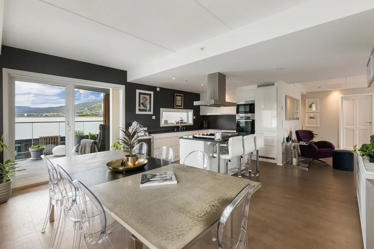 Eksklusiv toppleilighet med panoramautsikt over Drammenselva | 2 balkonger, stor terrasse og parkeringsmulighet | 3 sov  photo 3