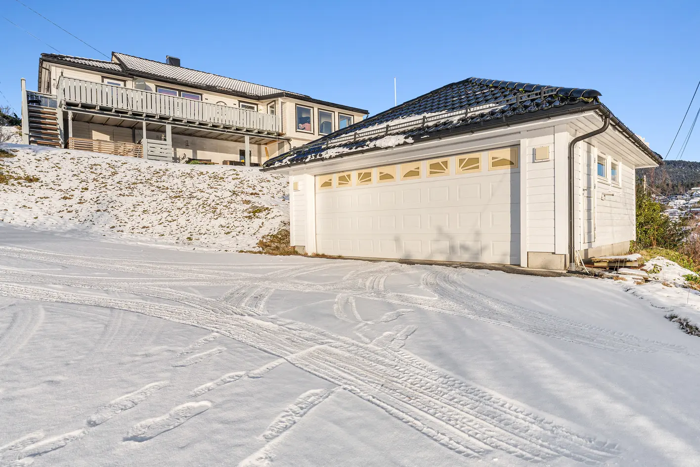 Moderne og innholdsrik enebolig med flott beliggenhet | Nydelig utsikt | Solrikt | God planløsning | Dobbelgarasje. photo 3