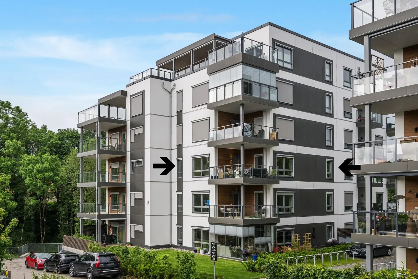 Stor og moderne 4-roms leilighet inkl 2 garasjeplasser i p-kjeller - Hjørnebalkong og med nygaranti - Heis - Sentralt photo 2
