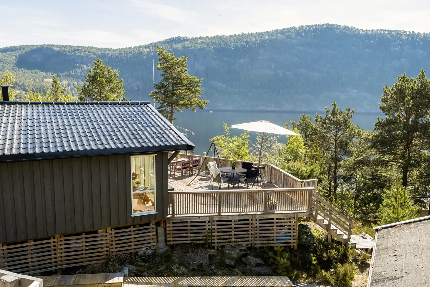 Solrik fritidseiendom i Åsenfjorden påbygd og oppusset i 2014. Brygge. Naust. Anneks. photo 3