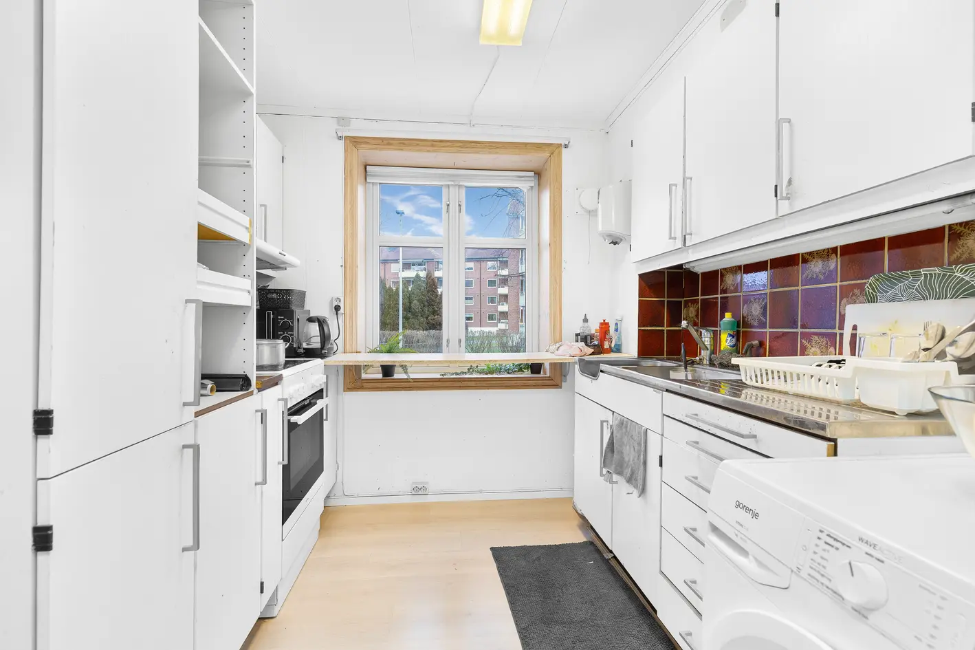 Hel tomannsbolig - Attraktivt og sentralt område - Renoveringsbehov - Rett ved buss og matbutikk photo 3
