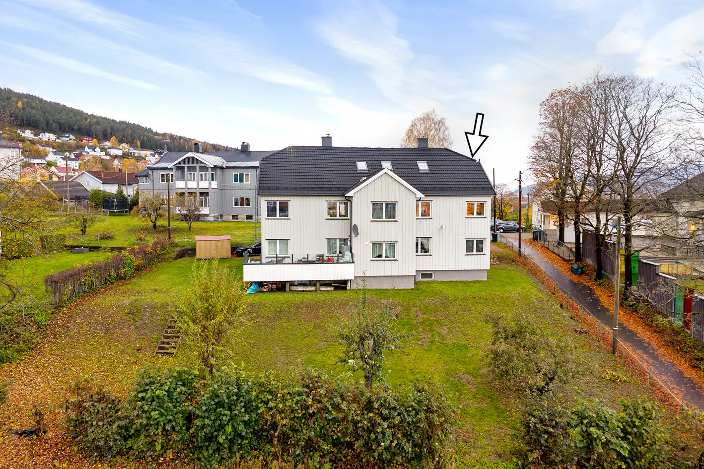 Sentralt beliggende selveierleilighet i påkostet sameie - Ingen fellesgjeld- Peis - P-plass - Utsikt - Pendlervennlig photo 3