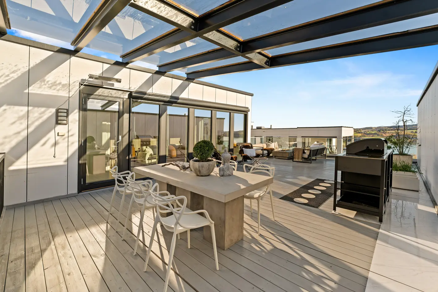 Lekkert, moderne enderekkehus (2018) med god standard (kun TG1)- Takterrasse på 62 kvm m/storslått utsikt! Garasjeplass photo 4