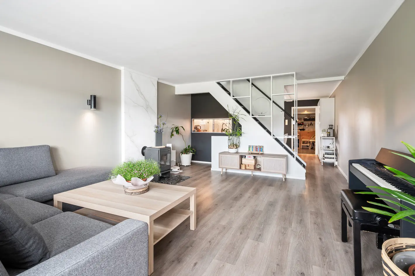 Rekkehus over 3 plan med familievennlig planløsning | Kjøkken 2017 | Garasje m/ elbillader | Stor terrasse og uteplass photo 3