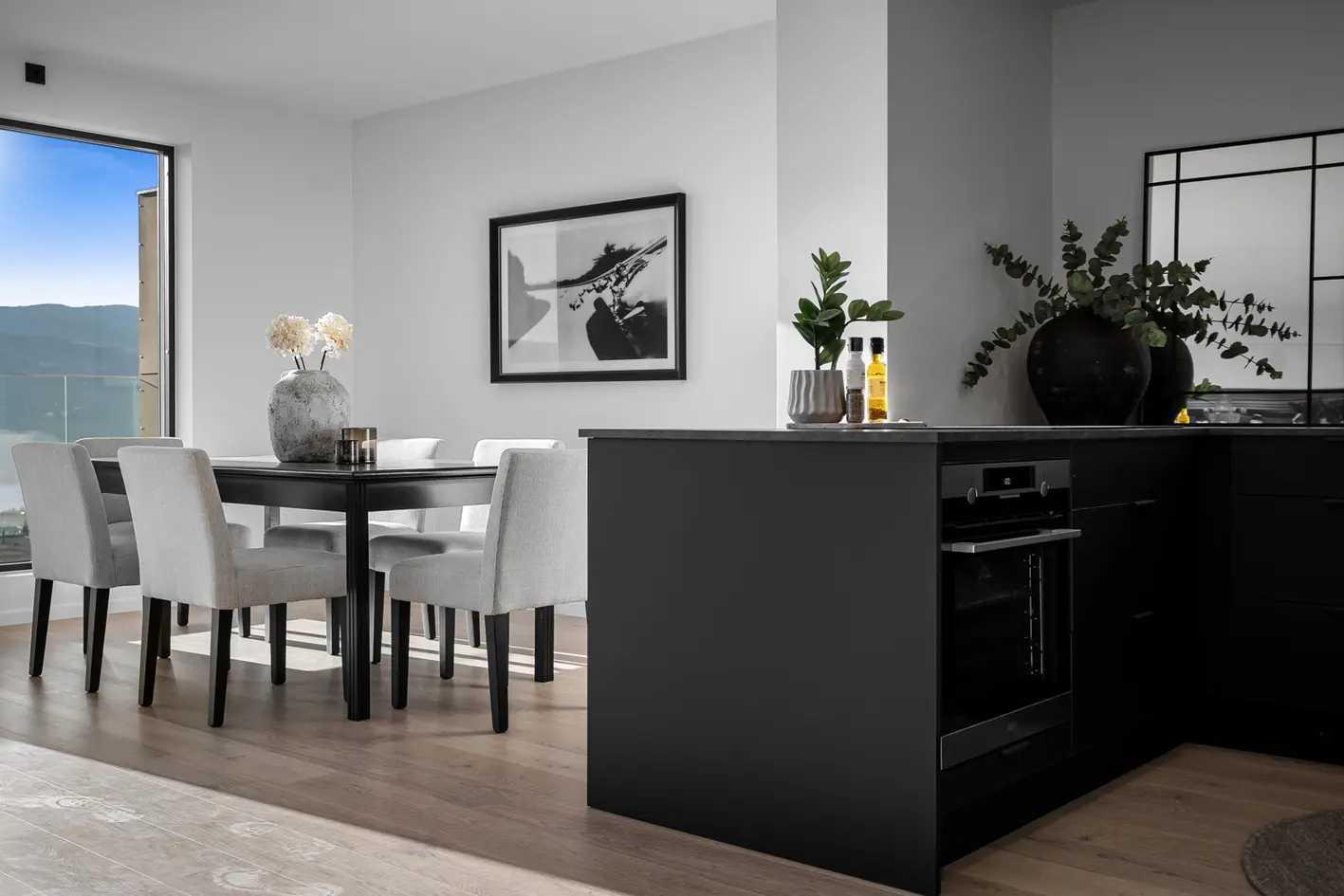 Unik mulighet til en av Lillehammers beste toppleiligheter - Flott Mjøsutsikt! photo 3