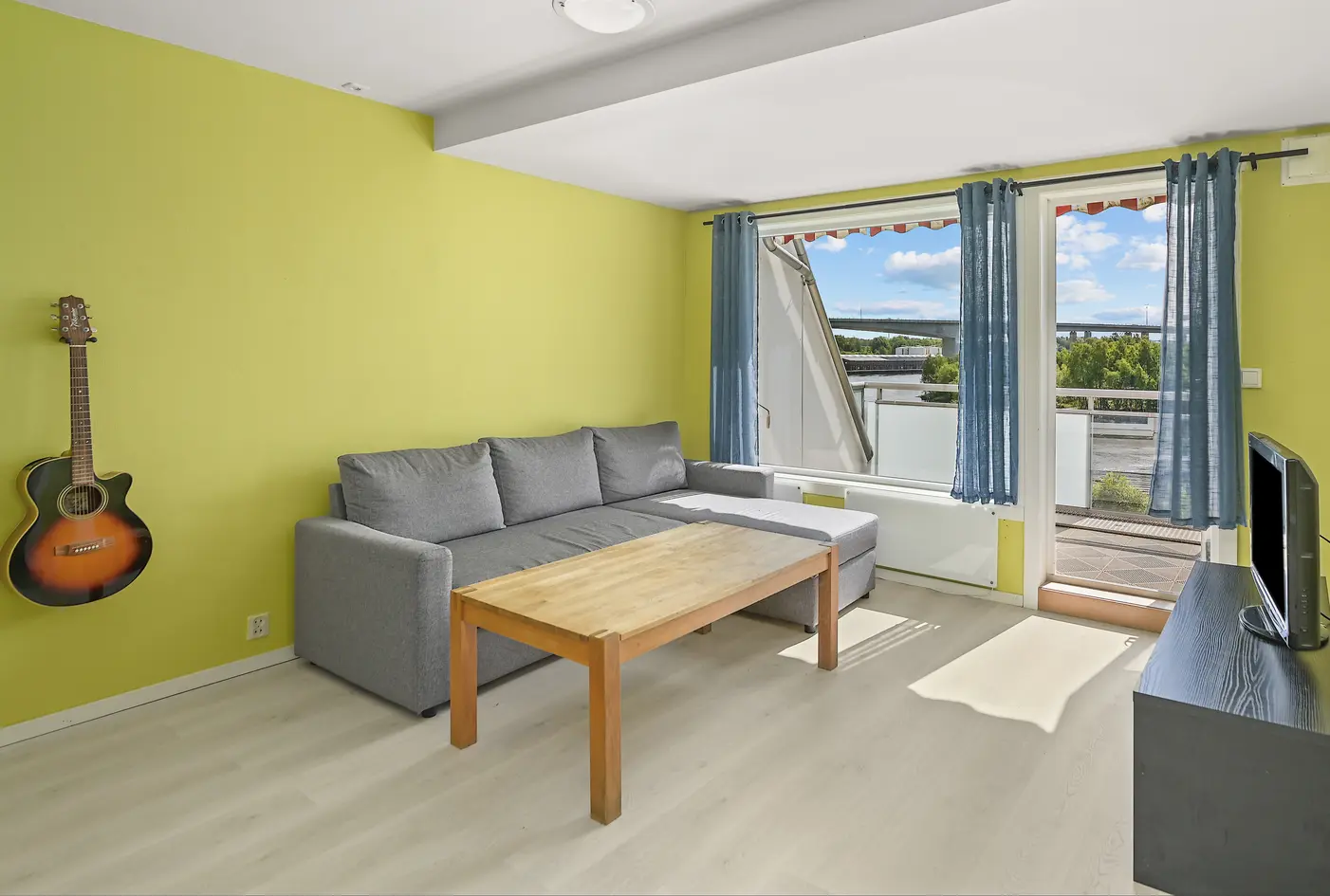 Lys 2-roms leilighet med nærhet til skole, barnehage og butikk - Stor terrasse med utsikt til Glomma - Garasjeplass photo 3