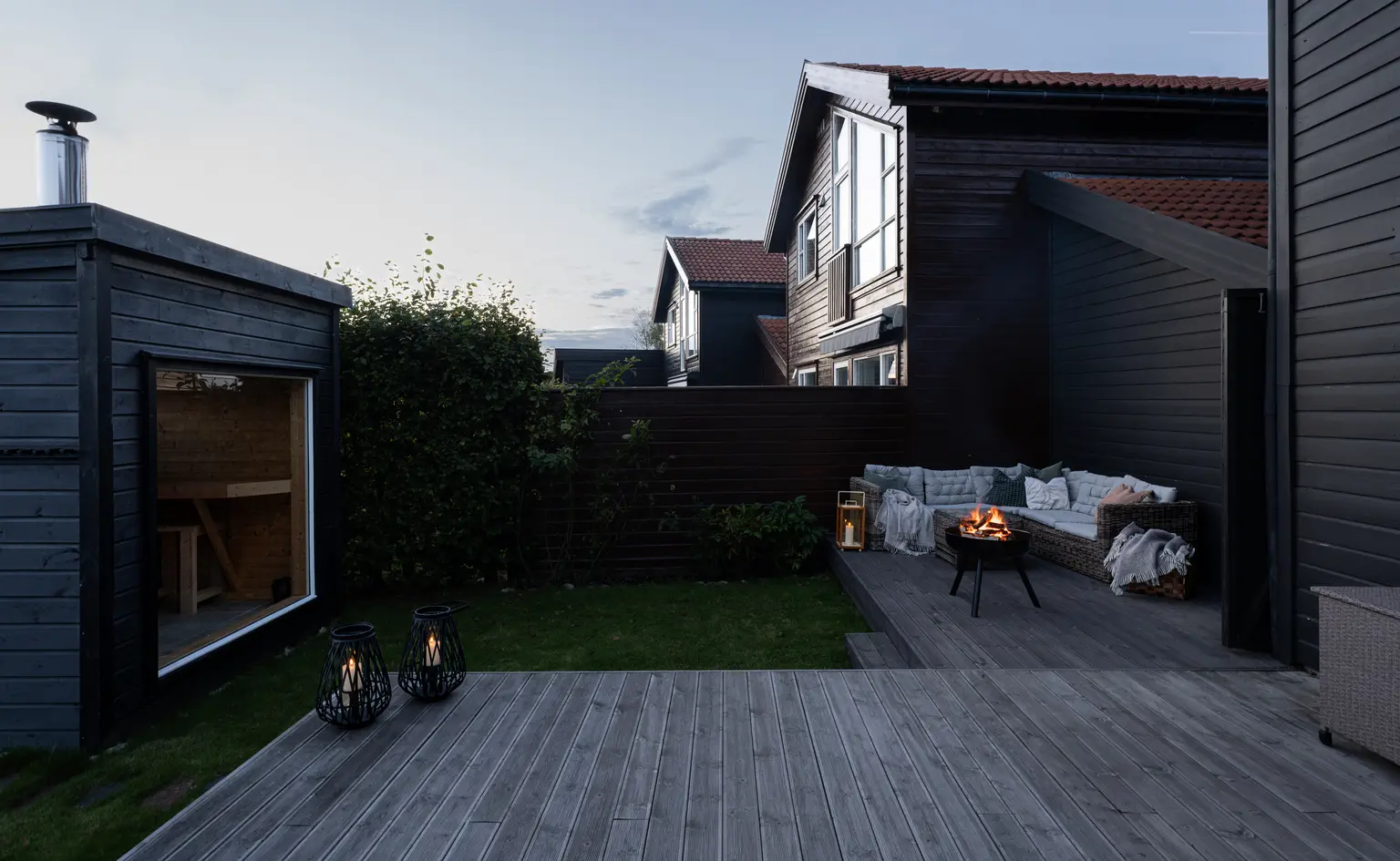 Attraktiv og velholdt enebolig med 4 soverom, flotte utsiktsforhold, solrike uteplasser og carport photo 2