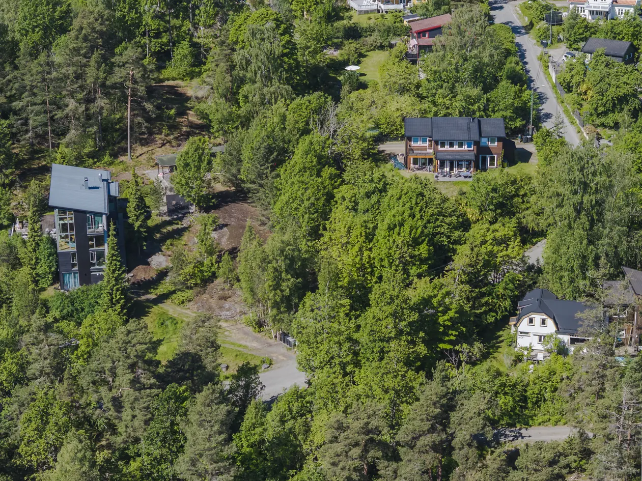 Naturskjønn tomt nær Fjordvangen brygge - 19% BYA av ca. 900 kvm. tomt - Bilvei helt frem - Regulert for enebolig photo 5