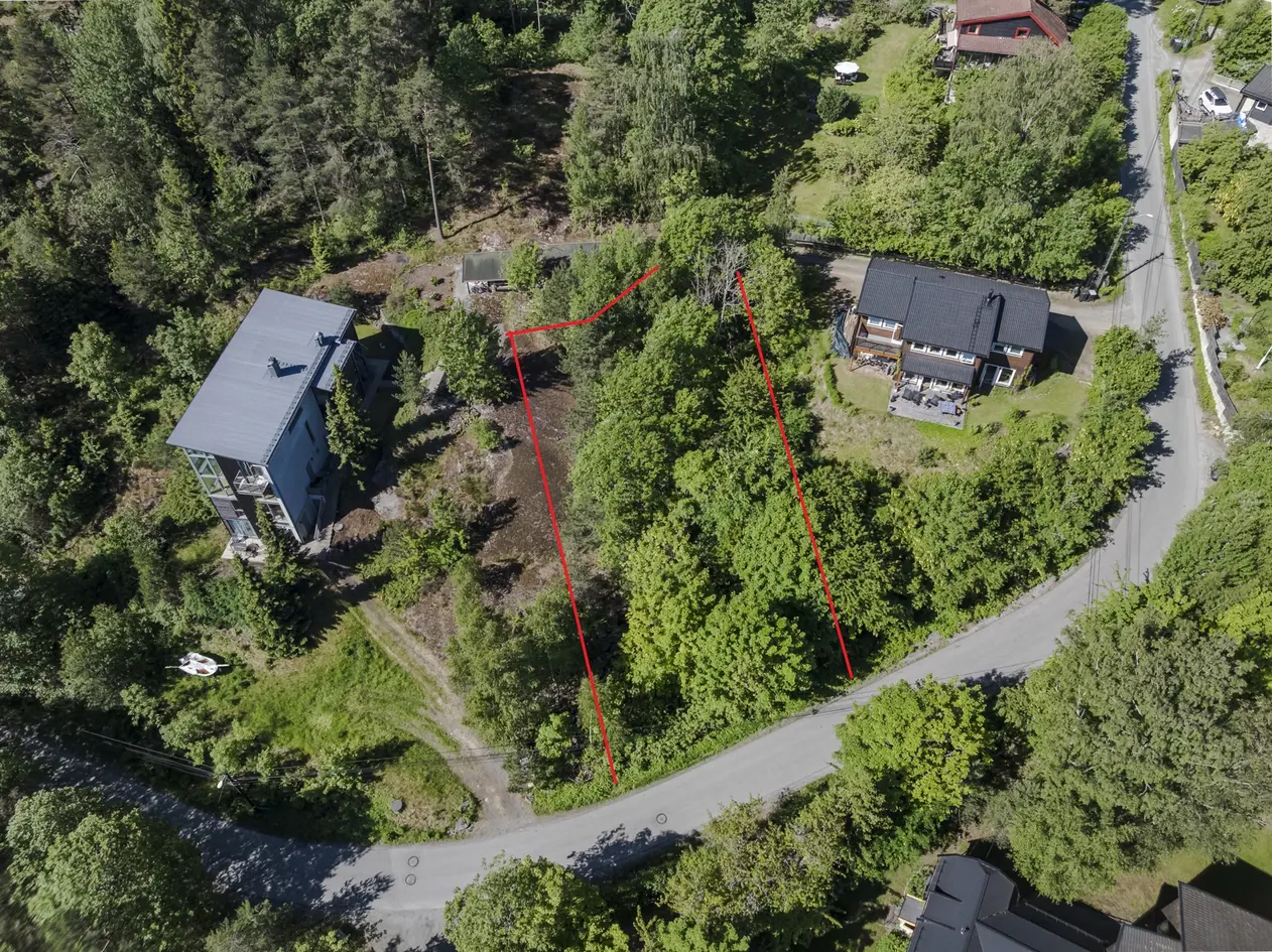 Naturskjønn tomt nær Fjordvangen brygge - 19% BYA av ca. 900 kvm. tomt - Bilvei helt frem - Regulert for enebolig photo 2