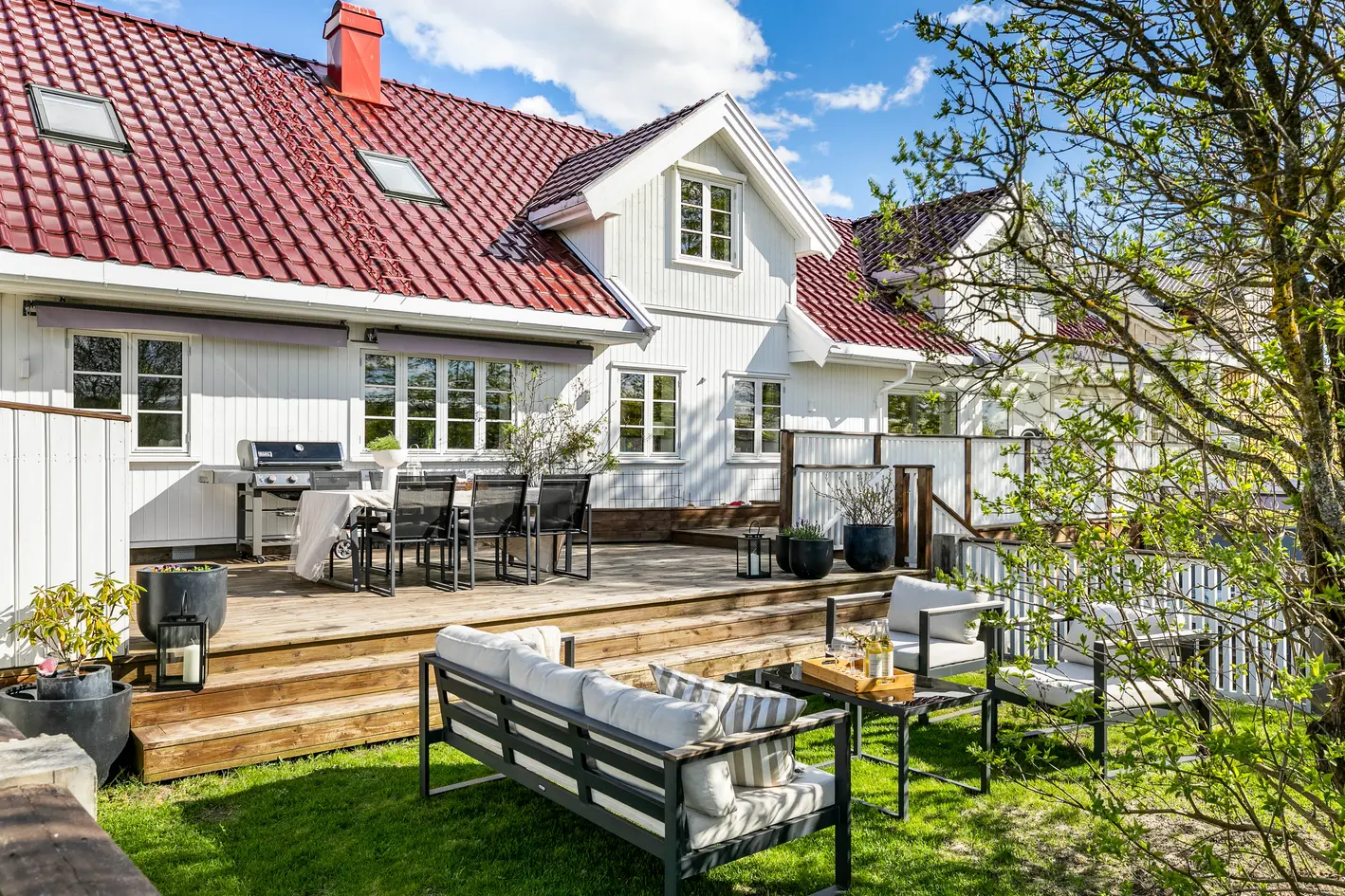 En av de sjeldne; høyt påkostet og konseptuelt gjennomført enebolig øverst på Bjerget. Utsikt, usjenert, sentralt. - Bilde 5