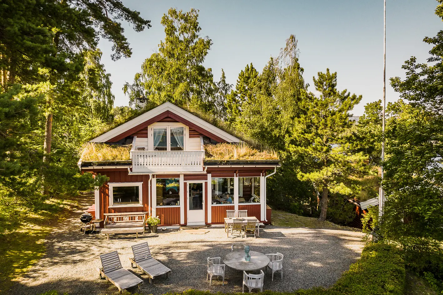 Usjenert strandeiendom på Landøya - Flott utsikt - To hus brygge, badehus og stor tomt photo 4