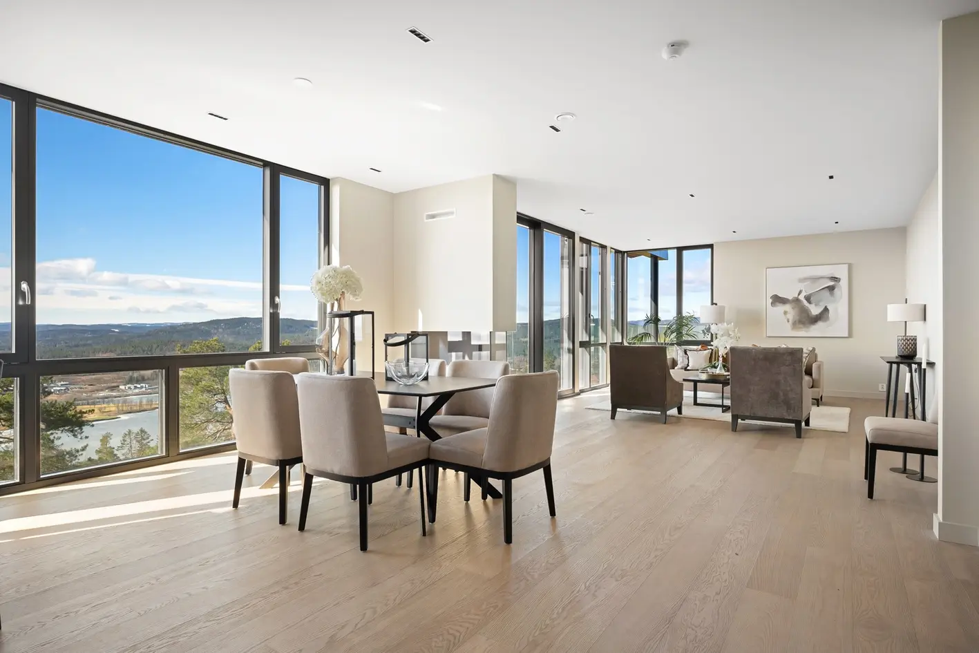 Ny og rålekker toppleilighet med spektakulær panoramautsikt - Meget høy standard - 31 kvm terrasse - Heis - Garasje photo 2