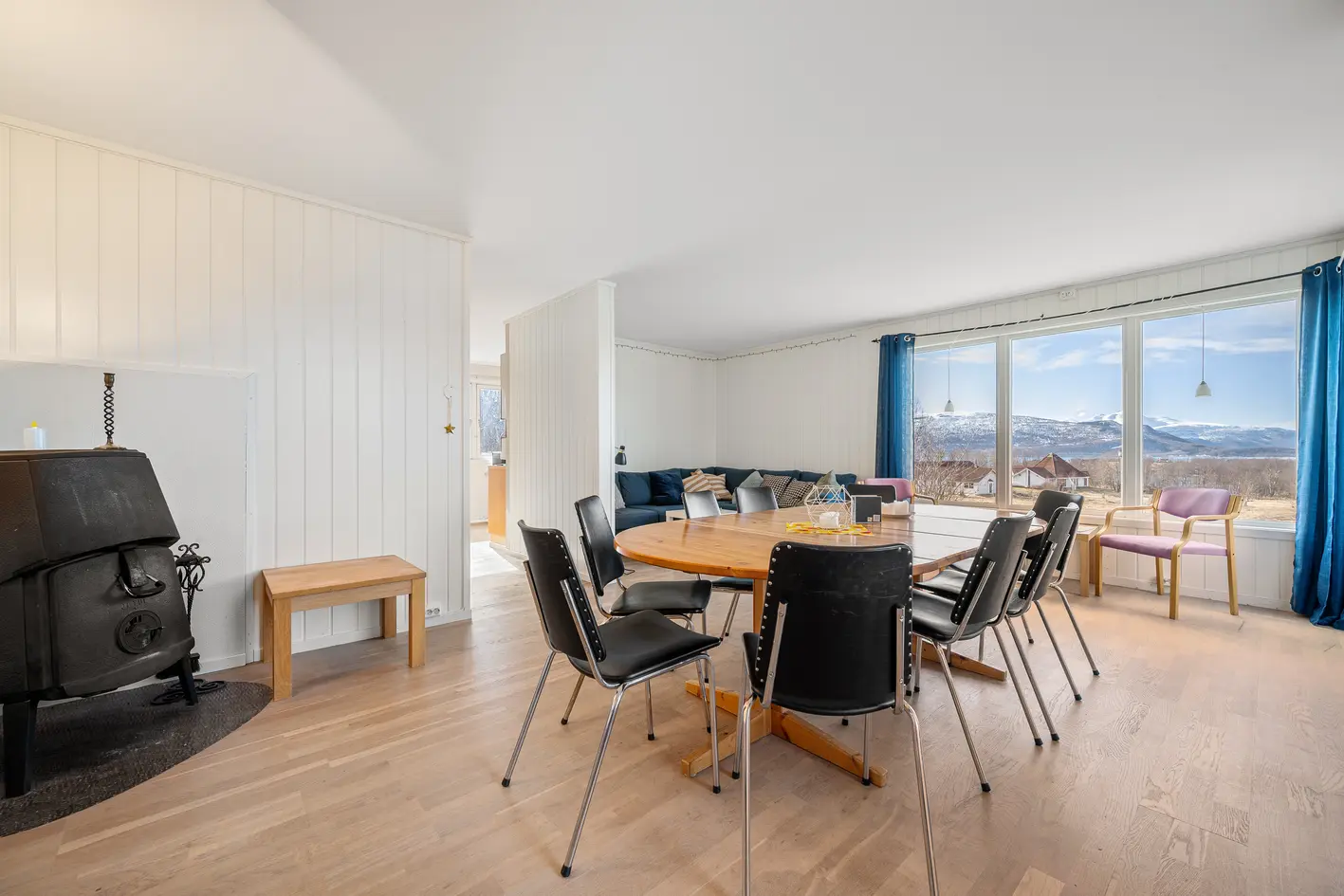 NY PRIS | Innholdsrik bolig m/utleiemuligheter | Strålende utsikt | Oppgradert 2016/17 | 3 stk carport | Nært turområde photo 5