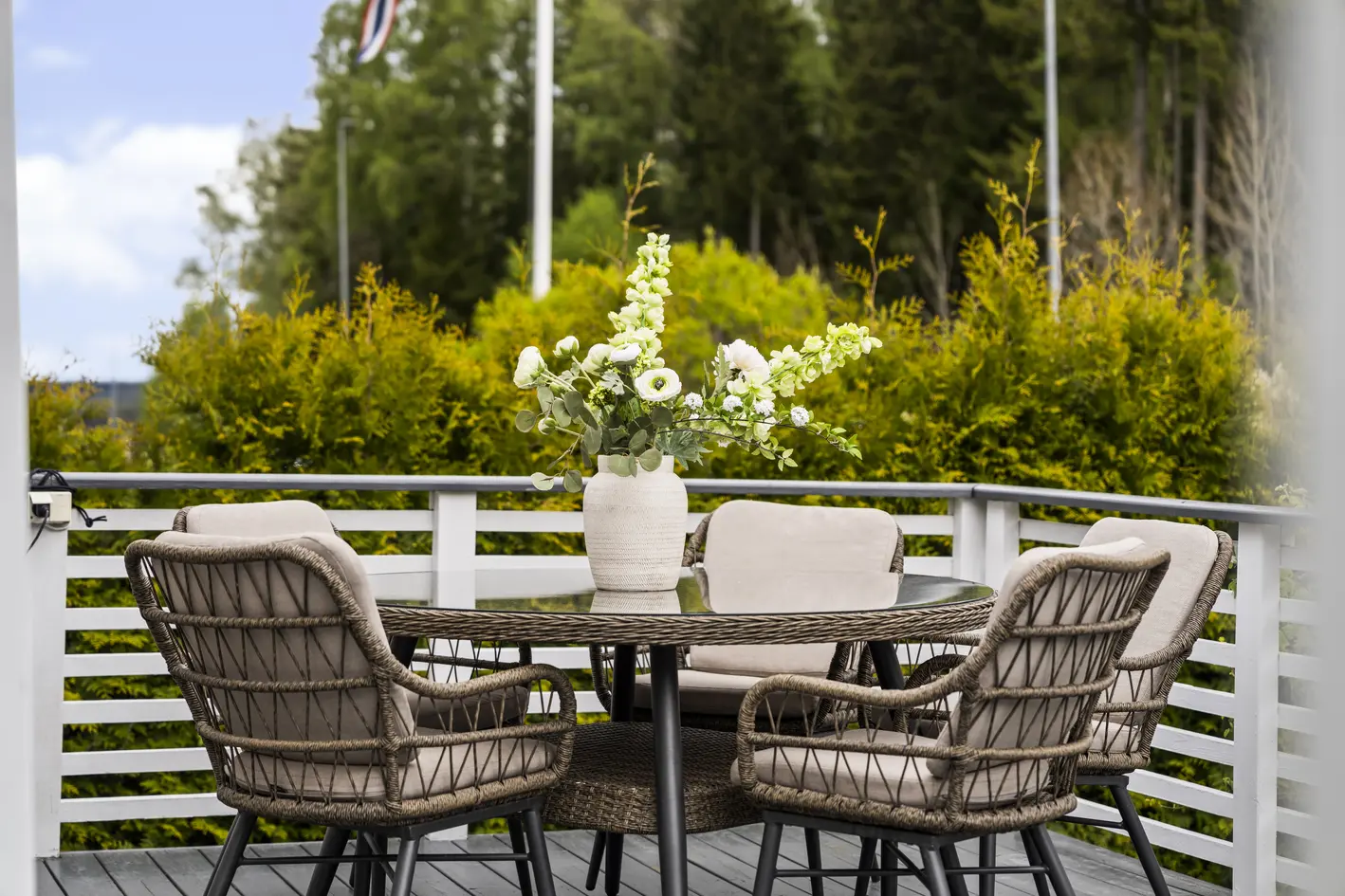Familievennlig halvpart av tomannsbolig over 3 etasjer med skattefrie leieinntekter. Skjermet hage og terrasse på 47 kvm photo 2