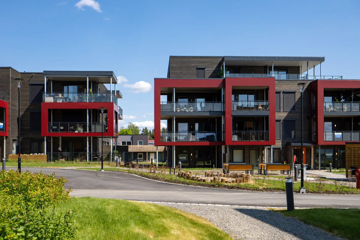 Flott 3-roms på bakkeplan fra 2022. Ny og moderne, romslig uteplass og fint utsyn! Parkering i kjeller. IN-ordning. photo 2