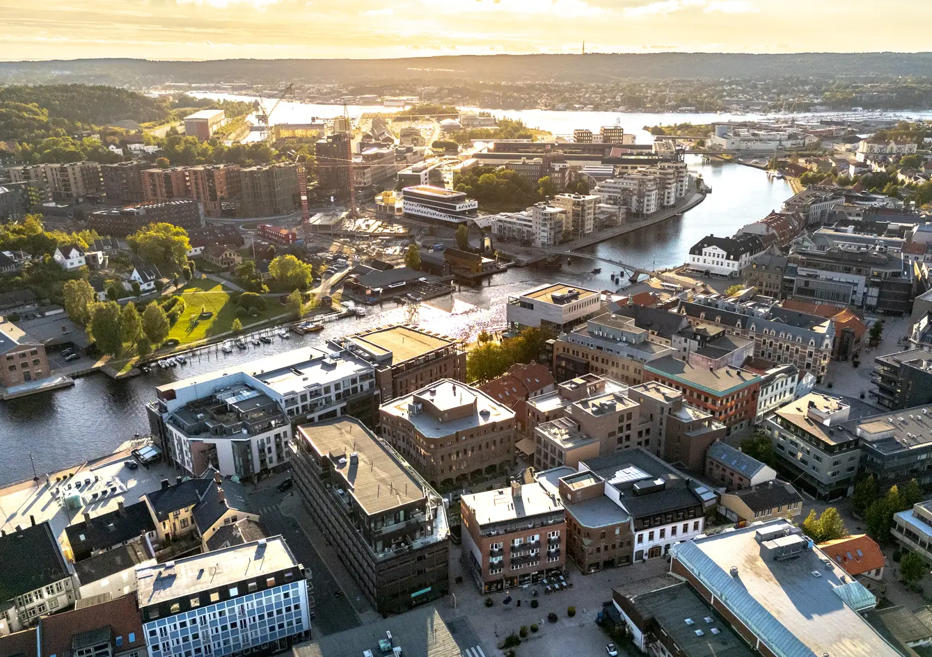 Elegant toppleilighet i sentrum - høy standard og 17 kvm terrasse med fenomenal utsikt photo 4